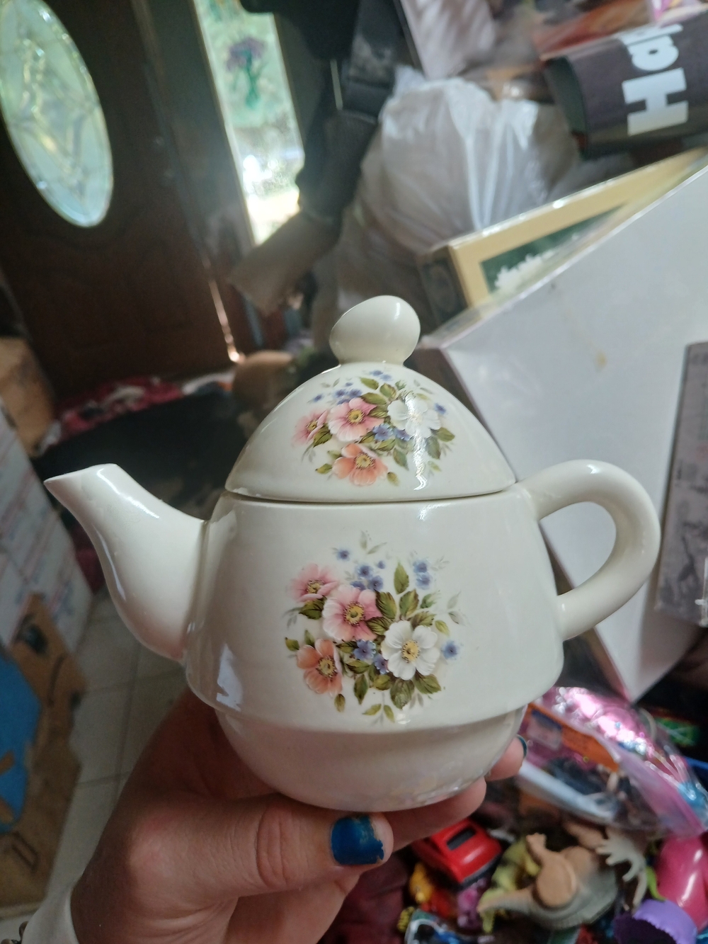 Elegant Floral Ceramic Teapot - Cream with Pink & Blue Flowers